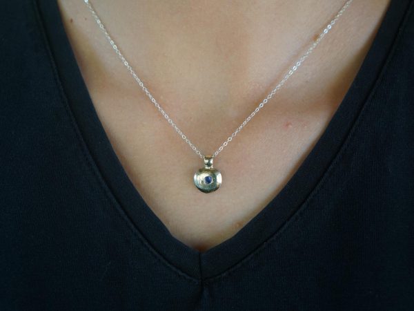 round 14k white gold//14k gold sapphire pendant//14k gold sapphire charm //round sapphire pendant//blue sapphire necklace//round sapphire