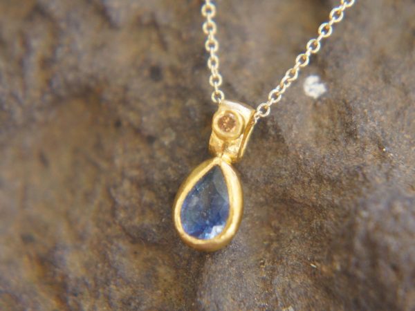 24k gold blue sapphire and diamond pendant//pear blue sapphire pendant//diamond gold necklace//artisan sapphire pendant