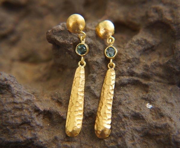 24K Gold Montana sapphire dangle earrings//24k gold sapphire and blue topaz drop Earrings//solid gold dangles//24k gold artisan jewelry