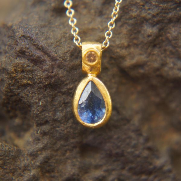 24k gold blue sapphire and diamond pendant//pear blue sapphire pendant//diamond gold necklace//artisan sapphire pendant