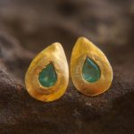 24k gold drop emerald earrings//solid 24k gold//drop emerald gold Studs//green emerald Earrings//24k gold earrings//hand made studs