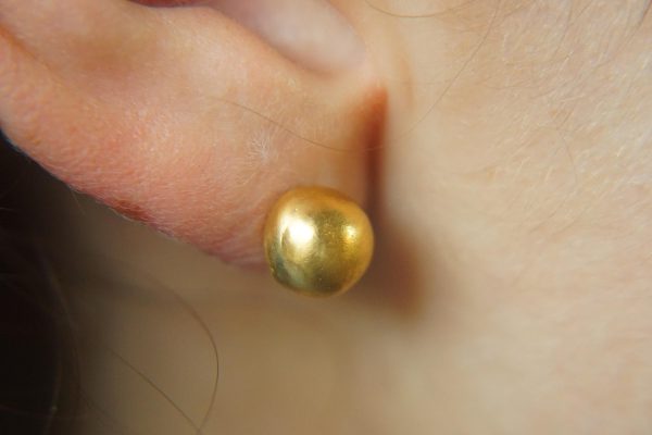 24k gold ball studs//ball gold studs//artisan gold studs//24k gold earrings//ball gold earrings//solid gold sphere studs