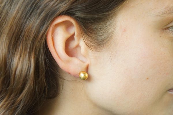 24k gold ball studs//ball gold studs//artisan gold studs//24k gold earrings//ball gold earrings//solid gold sphere studs