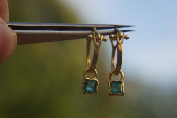 22k gold emerald hoops//gold emerald square hoops//artisan gold emerald earrings//handmade artisan gold hoops//22k gold emerald earrings