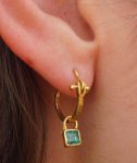 22k gold emerald hoops//gold emerald square hoops//artisan gold emerald earrings//handmade artisan gold hoops//22k gold emerald earrings