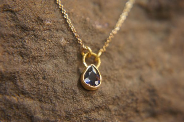 24k gold blue sapphire//pear blue sapphire pendant//drop blue sapphire gold necklace//artisan sapphire pendant