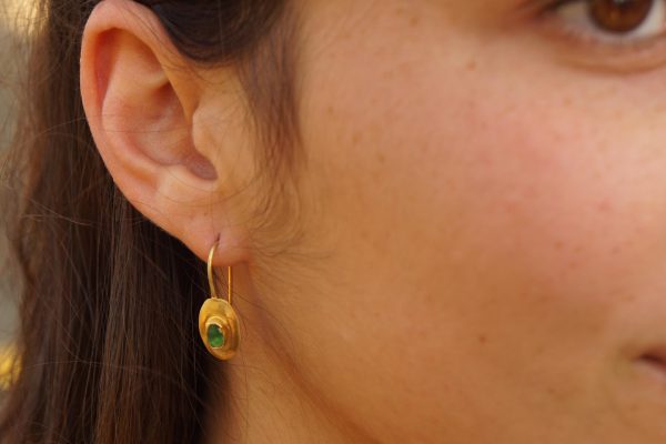 24k gold emerald dangles//gold disk dangles//handmade gold earrings//emerald dangles//Oval emerald gold earrings//Oval 24k gold dangles