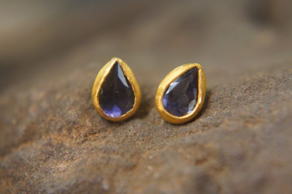 solid 24k gold drop earrings//blue Tanzanite Earring//Gold Studs//24k gold stud earrings//solid gold earrings//24k stud //blue drop earrings
