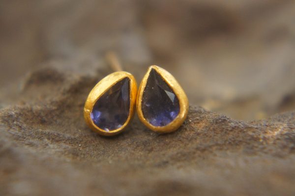 solid 24k gold drop earrings//blue Tanzanite Earring//Gold Studs//24k gold stud earrings//solid gold earrings//24k stud //blue drop earrings
