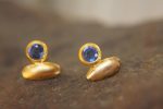 24k solid gold//blue sapphire studs//blue sapphire Earrings//gold stud earrings//2k gold earrings//sapphire earrings //24k gold earring