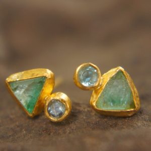 24k solid gold- green emerald Studs -24k gold Earrings-green emerald-gold stud earrings-24k gold earrings-raw emerald solid gold earrings