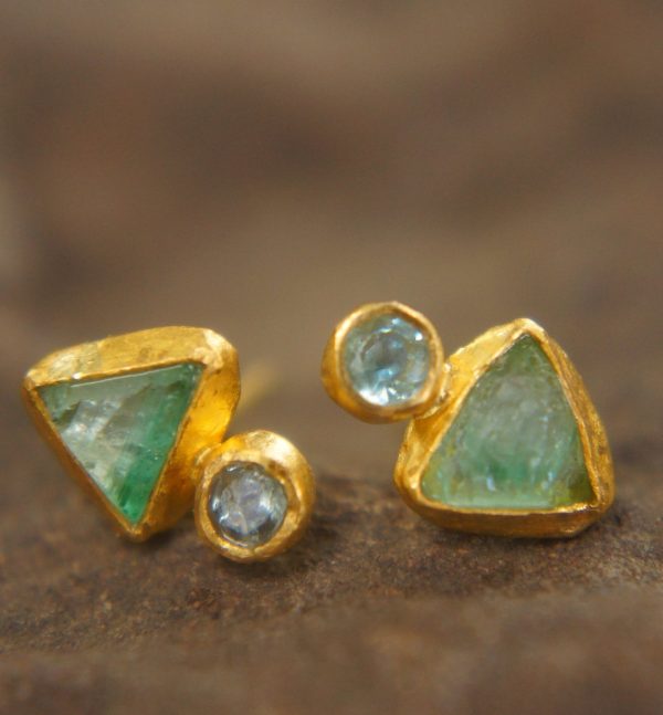 24k solid gold- green emerald Studs -24k gold Earrings-green emerald-gold stud earrings-24k gold earrings-raw emerald solid gold earrings