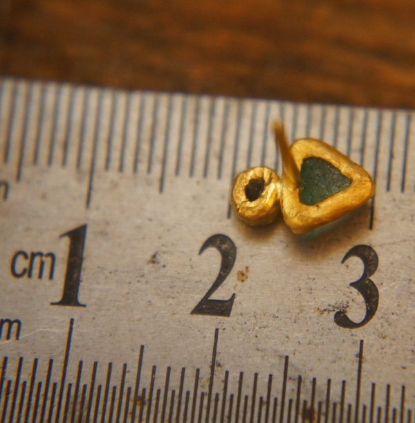 24k solid gold- green emerald Studs -24k gold Earrings-green emerald-gold stud earrings-24k gold earrings-raw emerald solid gold earrings