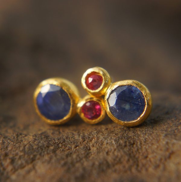 24k solid gold//sapphire ruby studs//blue sapphire Earrings//stud earrings//gold earrings//sapphire earrings //24k gold earring//gold ruby
