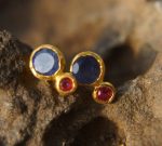 24k solid gold//sapphire ruby studs//blue sapphire Earrings//stud earrings//gold earrings//sapphire earrings //24k gold earring//gold ruby