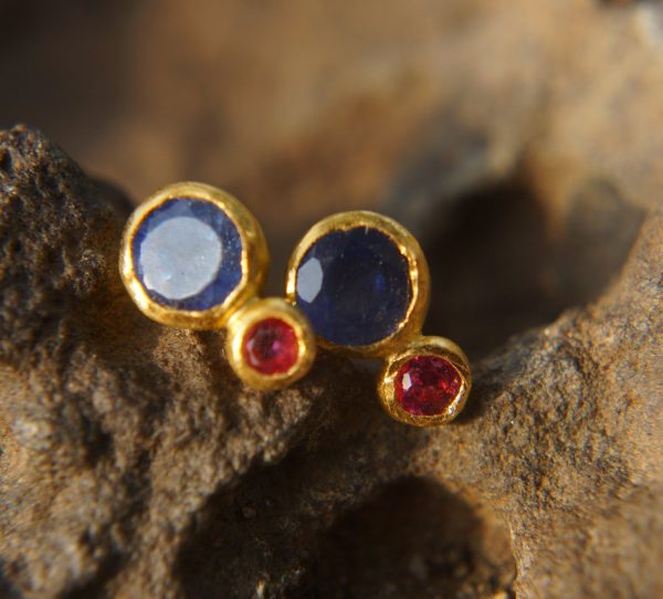24k solid gold//sapphire ruby studs//blue sapphire Earrings//stud earrings//gold earrings//sapphire earrings //24k gold earring//gold ruby