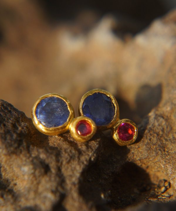 24k solid gold//sapphire ruby studs//blue sapphire Earrings//stud earrings//gold earrings//sapphire earrings //24k gold earring//gold ruby