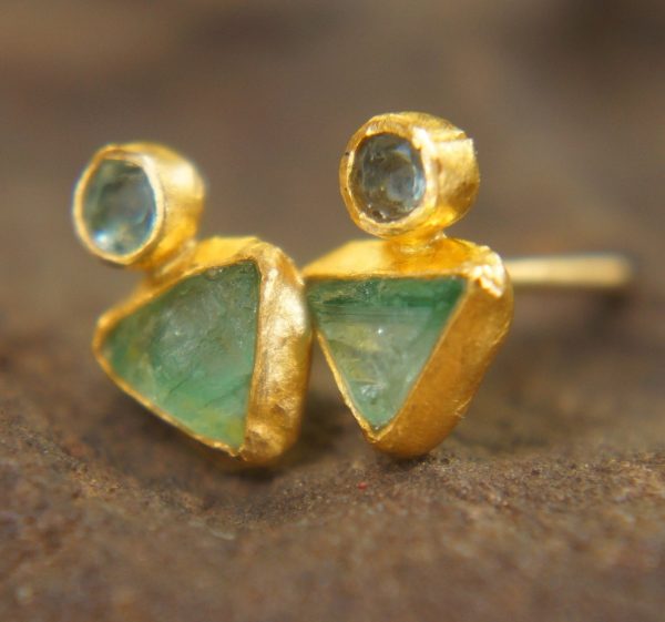 24k solid gold- green emerald Studs -24k gold Earrings-green emerald-gold stud earrings-24k gold earrings-raw emerald solid gold earrings