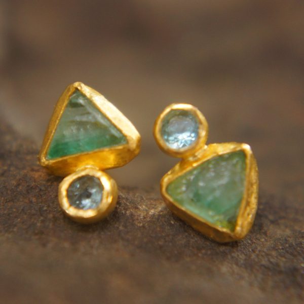 24k solid gold- green emerald Studs -24k gold Earrings-green emerald-gold stud earrings-24k gold earrings-raw emerald solid gold earrings