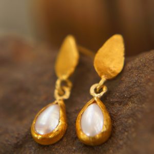 24k drop pearl, bezel setting solid gold pearl dangle stud, 24k gold pearl studs, artisan handmade boho earrings, one of a kind gold studs