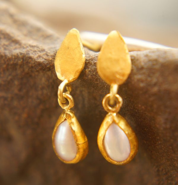 24k drop pearl, bezel setting solid gold pearl dangle stud, 24k gold pearl studs, artisan handmade boho earrings, one of a kind gold studs