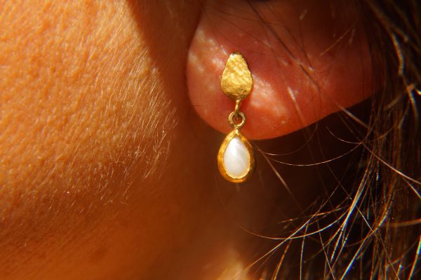 24k drop pearl, bezel setting solid gold pearl dangle stud, 24k gold pearl studs, artisan handmade boho earrings, one of a kind gold studs
