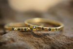 blue diamonds ring set//18k gold diamonds ring//hammered engagement//18k gold engagement//artisan blue diamonds ring//boho engagement ring