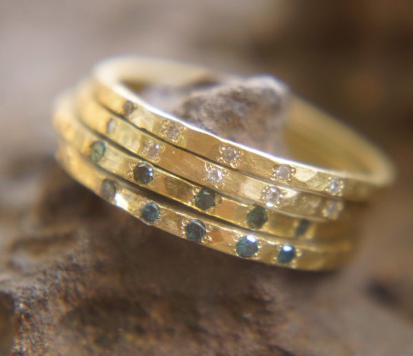 tiny diamonds ring set//18k gold diamonds ring//hammered engagement//18k gold engagement//multi stone diamonds ring//boho engagement ring