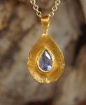 24k gold sapphire pendant//drop gold necklace//blue sapphire pendant,// sapphire gold drop//artisan sapphire 24k pendant//24k gold necklace