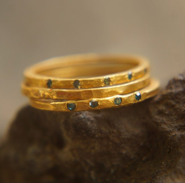 blue diamonds ring set//22k gold diamonds ring//hammered engagement//22k gold engagement//artisan blue diamonds ring//boho engagement ring