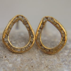 22k gold drop//cubic diamond Studs//gold Earrings//rough diamonds//gold stud earrings//22k gold earrings//raw diamonds gold drop earrings