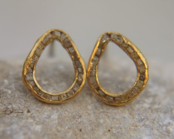 22k gold drop//cubic diamond Studs//gold Earrings//rough diamonds//gold stud earrings//22k gold earrings//raw diamonds gold drop earrings