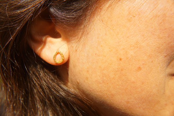 22k gold drop//cubic diamond Studs//gold Earrings//rough diamonds//gold stud earrings//22k gold earrings//raw diamonds gold drop earrings