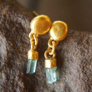 dangle stud earring//gold blue gem earring//blue tourmaline dangle earrings//boho artisan earrings//24k gold organic//24k gold long studs
