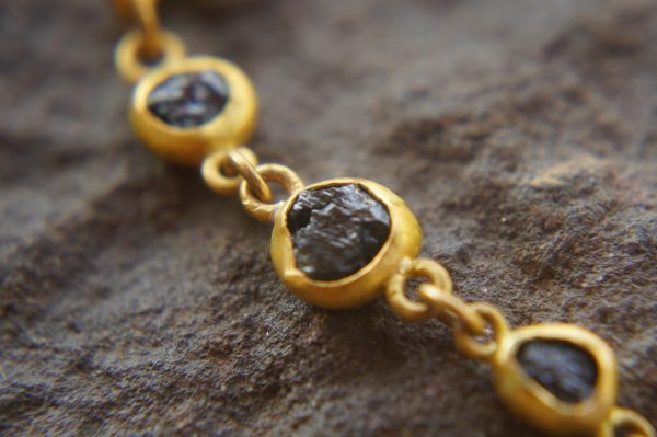 black diamonds bracelet//24k gold bracelet//24k gold bracelet//diamonds charm bracelet//diamond gold bracelet//rough black diamonds charm
