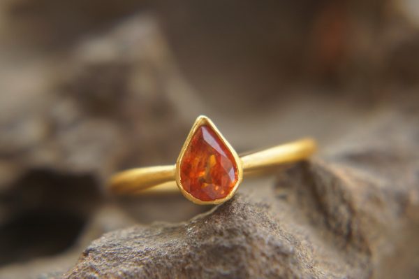 Blue spinel solitaire ring, 24k artisan ring, hand made gold ring, Blue spinel 24k ring , solitaire Blue spinel, 24k gold ring, gold spinel