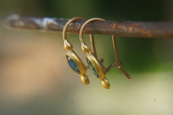 24k gold earrings//Blue Topaz Earrings//Gold Dangle Earrings//blue gem earrings//24k gold earrings//24ct earrings with stone//artisan