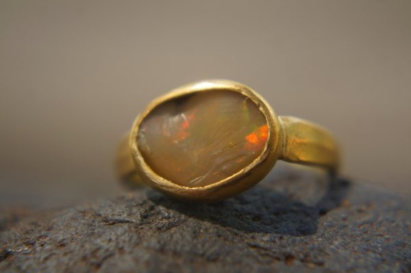 opal gold ring//artisan opal ring//opal 22k gold ring//opal engagement ring//22k gold ring//opal gold ring//22k gold ring//big opal ring