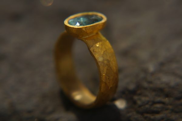 24k gold ring//artisan blue zircon ring//artisan 24k gold ring//24k engagement ring//natural zircon gold ring//24k gold blue gem ring