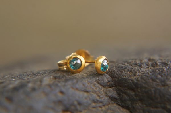 Blue diamond studs//24k gold diamond studs//Blue diamond Earrings//24k stud earrings//gold studs for man//diamond gold studs//diamond stud
