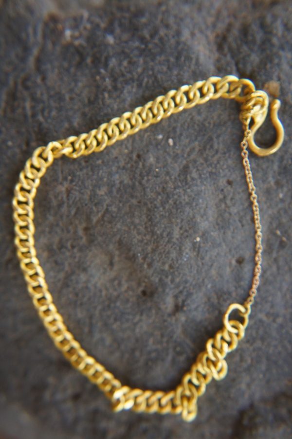 22k curb bracelet//gold curbed bracelet//22k chain bracelet//women gold bracelet//handmade curb gold bracelet//artisan gold 22k bracelet