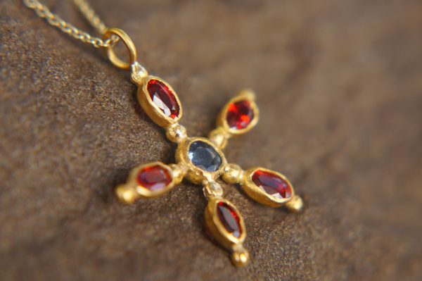 24k gold pendant/red sapphire sapphire//gold artisan pendant//blue sapphire flower pendant//multi stone pendant//artisan gold floral pendant