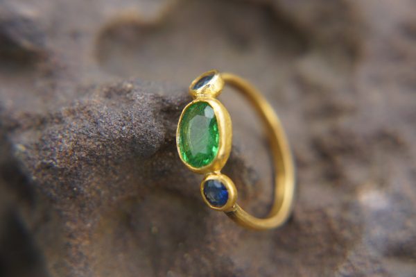 24k sapphire ring//artisan emerald ring//tsavorite 24k ring///24k gold ring//24k gold sapphire tsavorite ring//blue sapphire ring