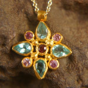 24k gold apatite and sapphire pendant//multi stone gold necklace//24k apatite and sapphire pendant//gold pendant//artisan gem pendant