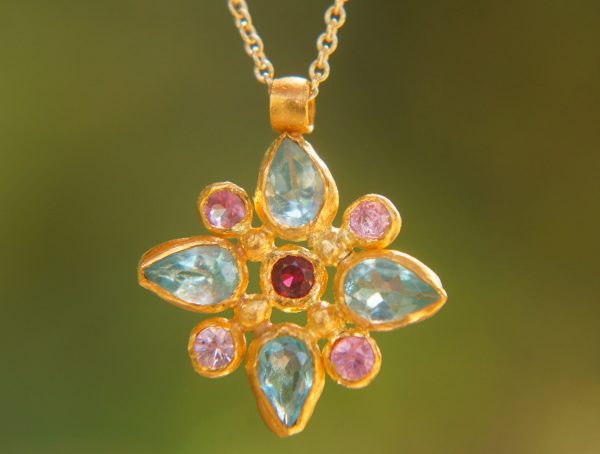 24k gold apatite and sapphire pendant//multi stone gold necklace//24k apatite and sapphire pendant//gold pendant//artisan gem pendant