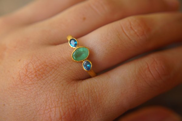 24k emerald and neon blue topaz ring//artisan emerald topaz ring//emerald 24k ring//24k gold ring//24k gold emerald ring//gold emerald topaz