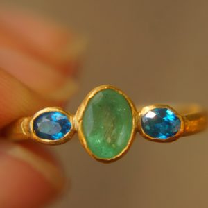 24k emerald and neon blue topaz ring//artisan emerald topaz ring//emerald 24k ring//24k gold ring//24k gold emerald ring//gold emerald topaz