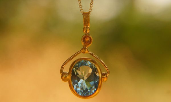 24k gold blue topaz and orange sapphire pendant//topaz and sapphire 24k gold necklace//artisan 24k gold pendant//gold topaz sapphire chain