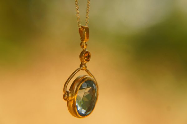 24k gold blue topaz and orange sapphire pendant//topaz and sapphire 24k gold necklace//artisan 24k gold pendant//gold topaz sapphire chain