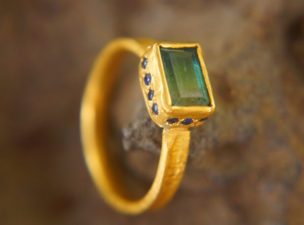 24k gold tourmaline and blue sapphire ring//multi stone gold ring//artisan bicolor tourmaline and sapphire gold ring//tourmaline gold ring